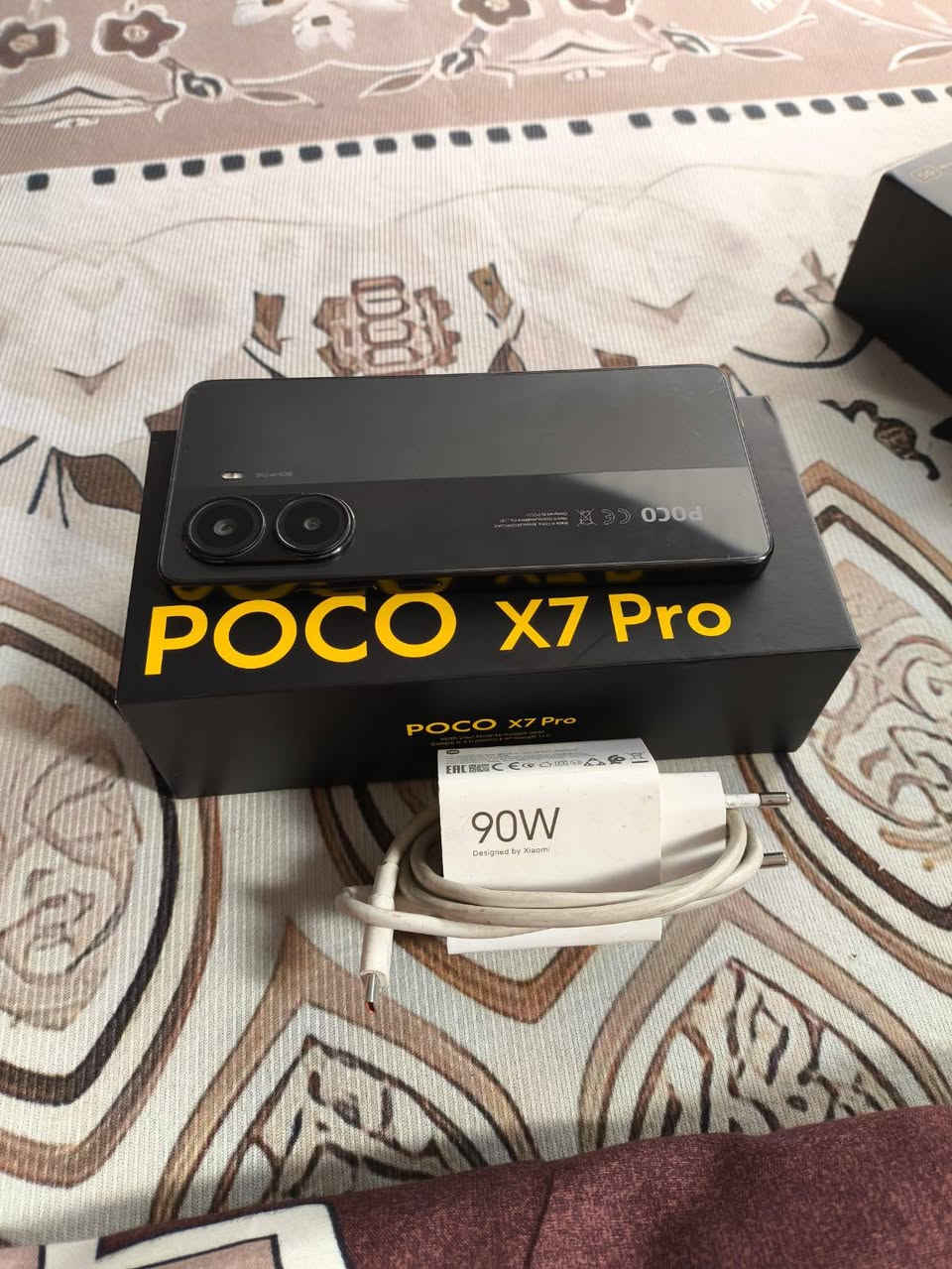 سلام عليكم جهاز بوكو 7Xبرو البيع جهاز نضيف مستعمل شهرين2 ما مفتوح ابد تجي تفحص بيدك سعر خاص *********** واتساب موجود
