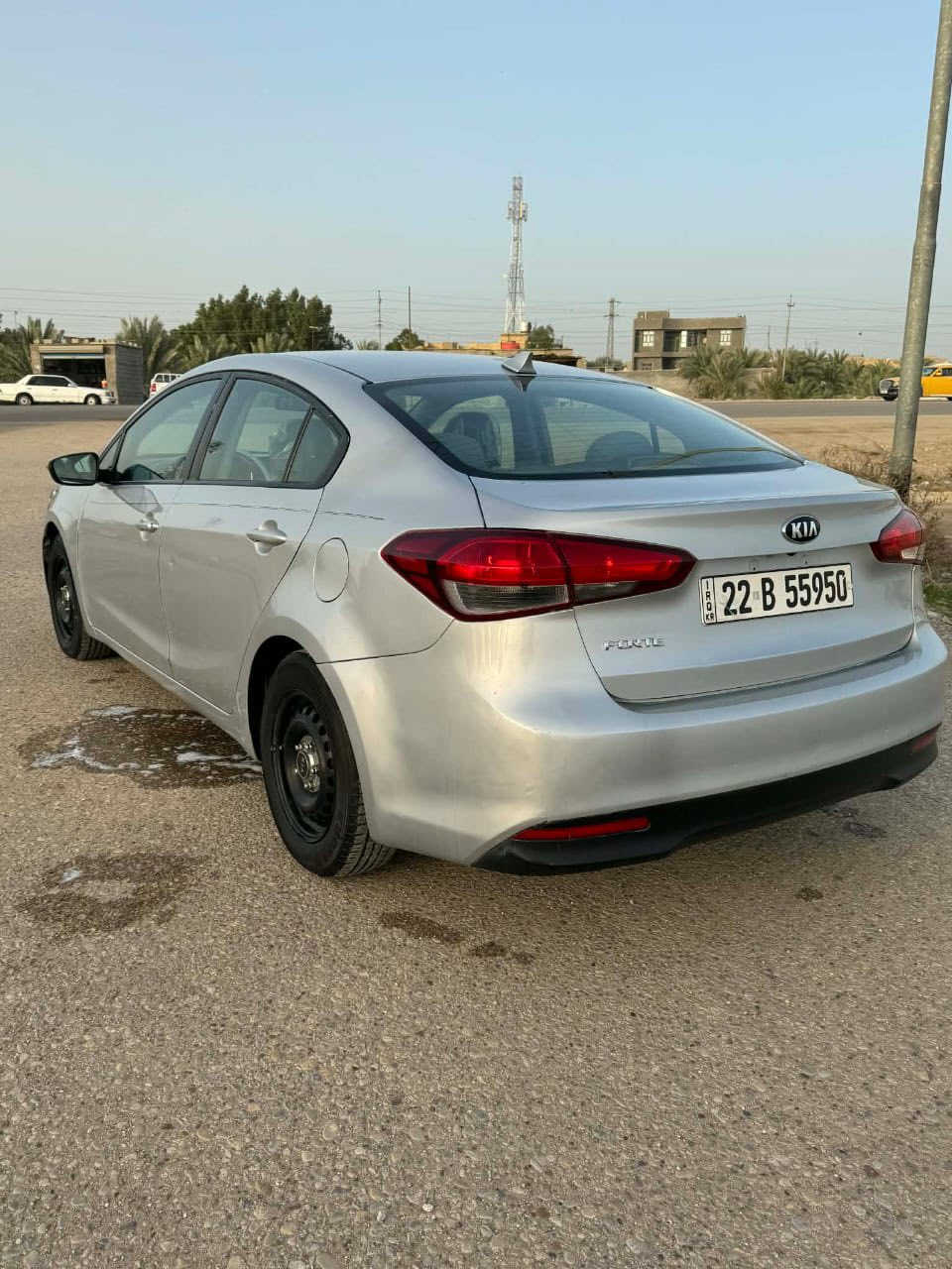 السلام عليكم
، للبيع فقط فورتي 2017، 
السيارة حادث چاملغ أمامي وخلفي،  بيه بارد قليل. السيارة جاهزة من كل النواحي، كير محرك، تخم تاير، حدادية خلفية وأمامية، جاهزة. تبريد ثلج. سياره بدون ارباك : صور حادث مرفقه مع الصور :
رقم شمالي، باسم راعيها بسوق الشيوخ. سعر السيارة 105، وبيها مجال قليل، حق الجية.
مكان ذي قار سوق الشيوخ
هاتف 📞 ***********
