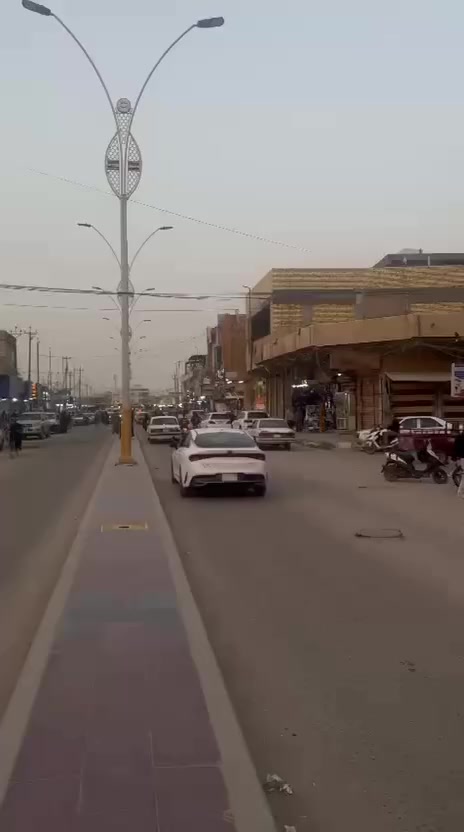 السلام عليكم 
مجمع للايجار 
شارع البصره مقابيل اعداديه كربلاء 
المساحه ١٣٠م 
للاستفسار 
***********
