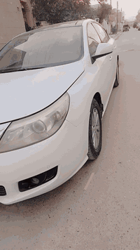 رينو سافران  2013
اللون صدفي
 فتحة بانوراما 
4 سلندر 
فقط بيها صبغ گد شبر تقريباً في الباب خلف السائق والدوسة الجواها شوية 
وموجود بيها سونار 
السيارة نظيفة جدا
كير محرك ممتاز 
باتري جديد 
رقمها بغداد  
السنوية لل28 
مكان السيارة بغداد 
السعر 90
الاتصال على الرقم ***********
