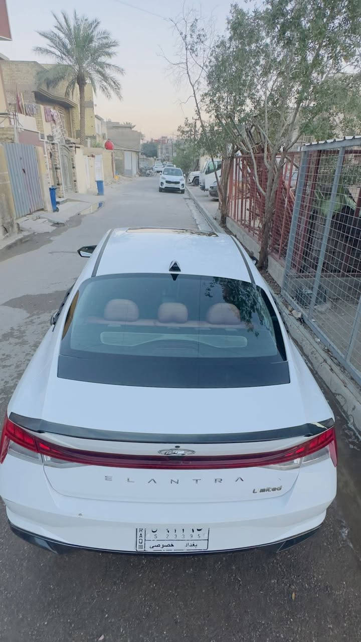 سلام عليكم النترا 2022 فول مواصفات 
وارد امريكي 
صوره الحادث موجوده ويا الصور 
سعرها 165 
الاتصال/***********
العنوان / بغداد
