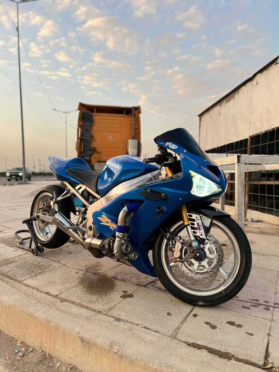 كوساكي 636 2004💙😈
دراجة كاوسكي  للبيع مكان بغداد فلكة المدائن ماشية 31 
***********
بدون رقم بدون كمرك  منفيس ومكاتبه فقط
  محرك مكفول 100%
تزويد الي بيها خير من الله 
عقل مبرمج بلادي بدون باور  رون 7 بفصل وكلج 
هاوزن خلفي نيكل كوم 
وياله خلفي وامامي نيكل كروم 
جاملغ امامي كاربون فايبر 
لايت زنون اصلي قوي حيل 
دشبول ازرك ملون 
صالنصا  بروكس اصليه 
بكلايت لدات  اشاير 
تيبرو ( سوبر ) بس حاليا ملغي 
دراجة صافية وبيها شلعة ومعدل كلش قوي 
فقط بيع ومستعجل دراجة مصىروف عليها هواي وبلعافية علي الي تصير من نصيبة
