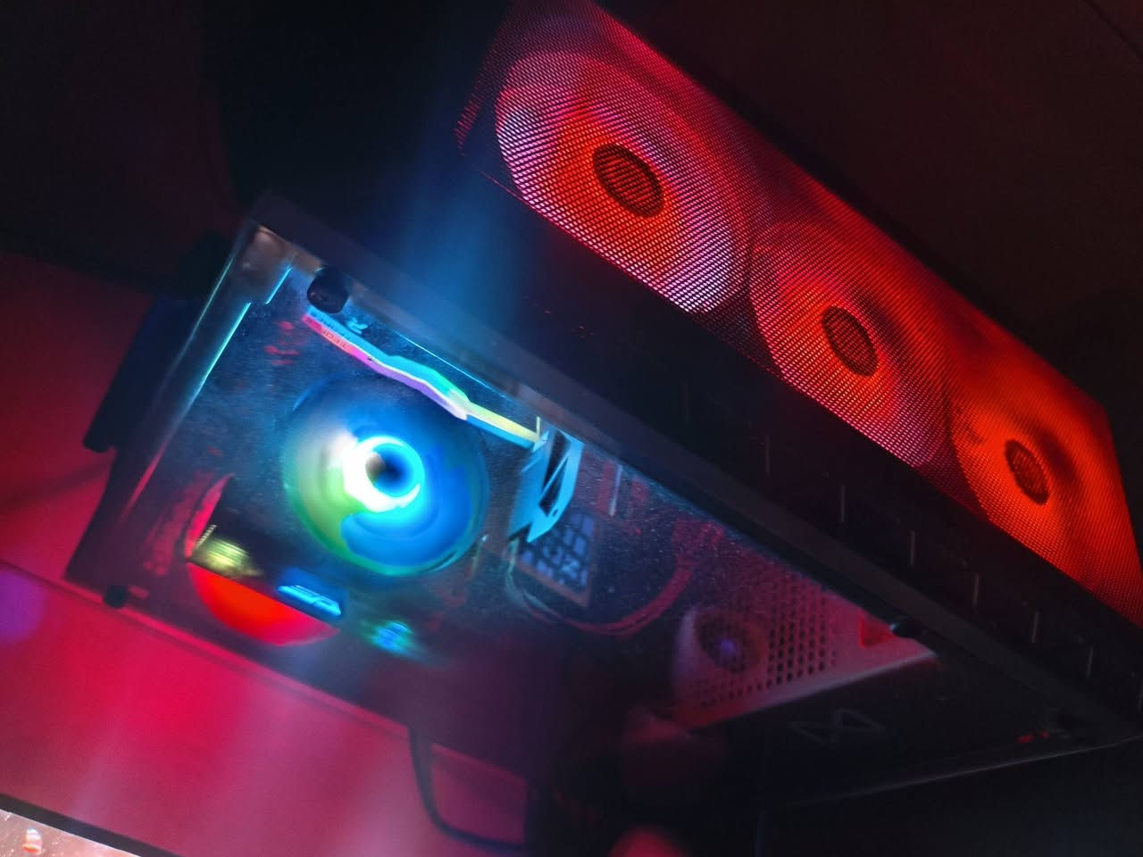 تجميعه كامله للبيع

كارت شاشه 4060

رامات 16  RGB  ddr4 3600

 معالج i5 12400f

مذربورد prime h610m-k d4

التخزينSSD M.2  1tb 3400

بور سبلاي msi a600dn 600 watt

 ومبرد darkflash

شاشه full hd aoc فريم 180
ميز gaming

ماوس redragon 
كيبورد redragon 
ماوس باد نيون

سماعات redragon بس بيهن مشكله  هاي هديه مني

1400


**إذا كنت صاحب هذا الإعلان وتريد حذفه لأي سبب، رجاءا أرسل رسالة إلى الدعم الفني**