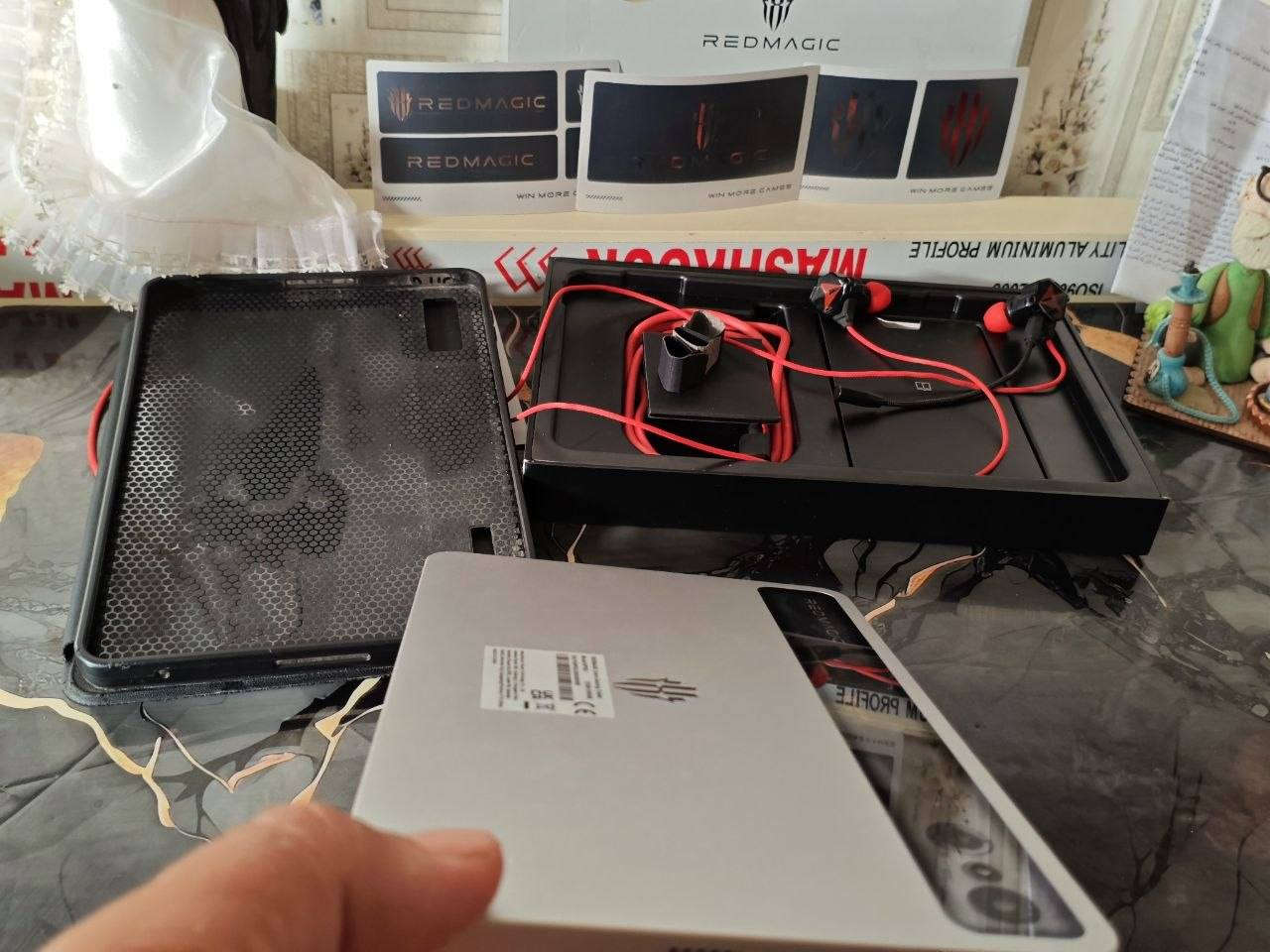 ريد مجك استرا تابلت 
بي ضمان سنة ونصف من شركة الاماني 🤍

المعالج: Snapdragon 8 Gen 3 Leading Version 🚀

الذاكرة: 256GB

الشاشة: 165Hz Gaming Display 🎮

❄️ نظام تبريد احترافي جدًا:

مروحة تبريد داخلية RGB

غرفة تبريد Vapor Chamber كبيرة

تبريد سائل متعدد الطبقات

يحافظ على الفريمات ثابتة ويقلل الحرارة بالألعاب الثقيلة

🔊 سماعات ستيريو قوية جدًا وصوت نقي

حالة الجهاز:

استخدام شهر ونص فقط

البطارية 99%

بدون أي شخط أو كسر نهائيًا
السعر 840 وبي مجال مكاني كربلاء 🤍

تابلت مخصص للألعاب والأداء العالي ويشغل كل الألعاب بأعلى إعدادات بدون تقطيع 🔥


**إذا كنت صاحب هذا الإعلان وتريد حذفه لأي سبب، رجاءا أرسل رسالة إلى الدعم الفني**