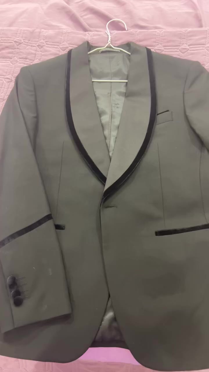 بدلة توكسيدو رجاليه بالليبل نظيفه جدا ماركة bash الي بمنصور ستره وقميص ابيض 

قياس ستره 48/6 
قياس قميص مديم 

سعر الشراء 179 الف سعر البيع 125 الف

عنواني بغداد ورجاءا فقط الشراي يكتبلي ويدلل ماقصر


**إذا كنت صاحب هذا الإعلان وتريد حذفه لأي سبب، رجاءا أرسل رسالة إلى الدعم الفني**