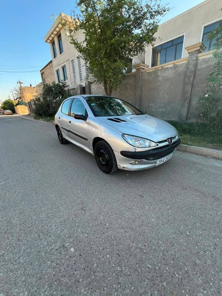 بيجو فرنسي موديل 2009 حجم 206 كير اوتماتيك مكينه مال حاويه جدد سيارة كلها بلاديه بدون صبغ بيها جاملغ امامي جهة السايق بيه بارد . رقم انگليزي كربلاء  بسمي هزة جديدة وسنويه لغاية 2030  مكانها بغداد الشعب سعرها 33. بيه مجال.‏‪***********
