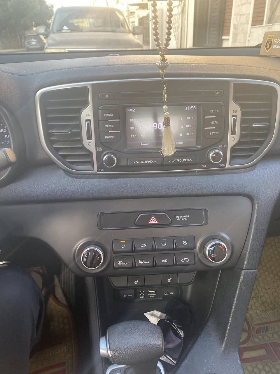 السلام عليكم سبورتج ٢٠١٩ لون اسود للبيع وارد امريكي حادثه الدعامية الامامية والجاملغ الايسر بدون ايرباك داخل ابيض مواصفات عادية السيارة جاهزة من كلشي البنيد بيه طافي وليس جارد محرك ٢٠٠٠ Gdi السعر ١٥٥ ورقة وبيه مجال الاتصال على ابو شمس ***********
