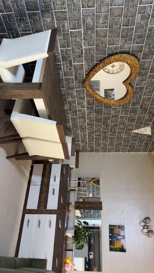 تاقم نانخواردن لەگەڵ کونسول کوالێتی بەرزاو هی دیوانە نرخ ٢٥٠ هەزار شوێن سلێمانی ژ.م خاوەن ***********
