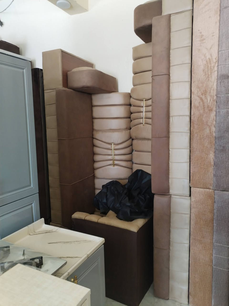 الان في مجمع أم البنين ع للاثاث المنزلي الجديد والمستخدم متوفر جميع الموديلات ديوان العنوان واسط نعمانيه شارع جعفر الطيار مقابل معرض أبو نور للسيراميك اي استفسار مراسلة الصفحة او الاتصال على *********** /***********
