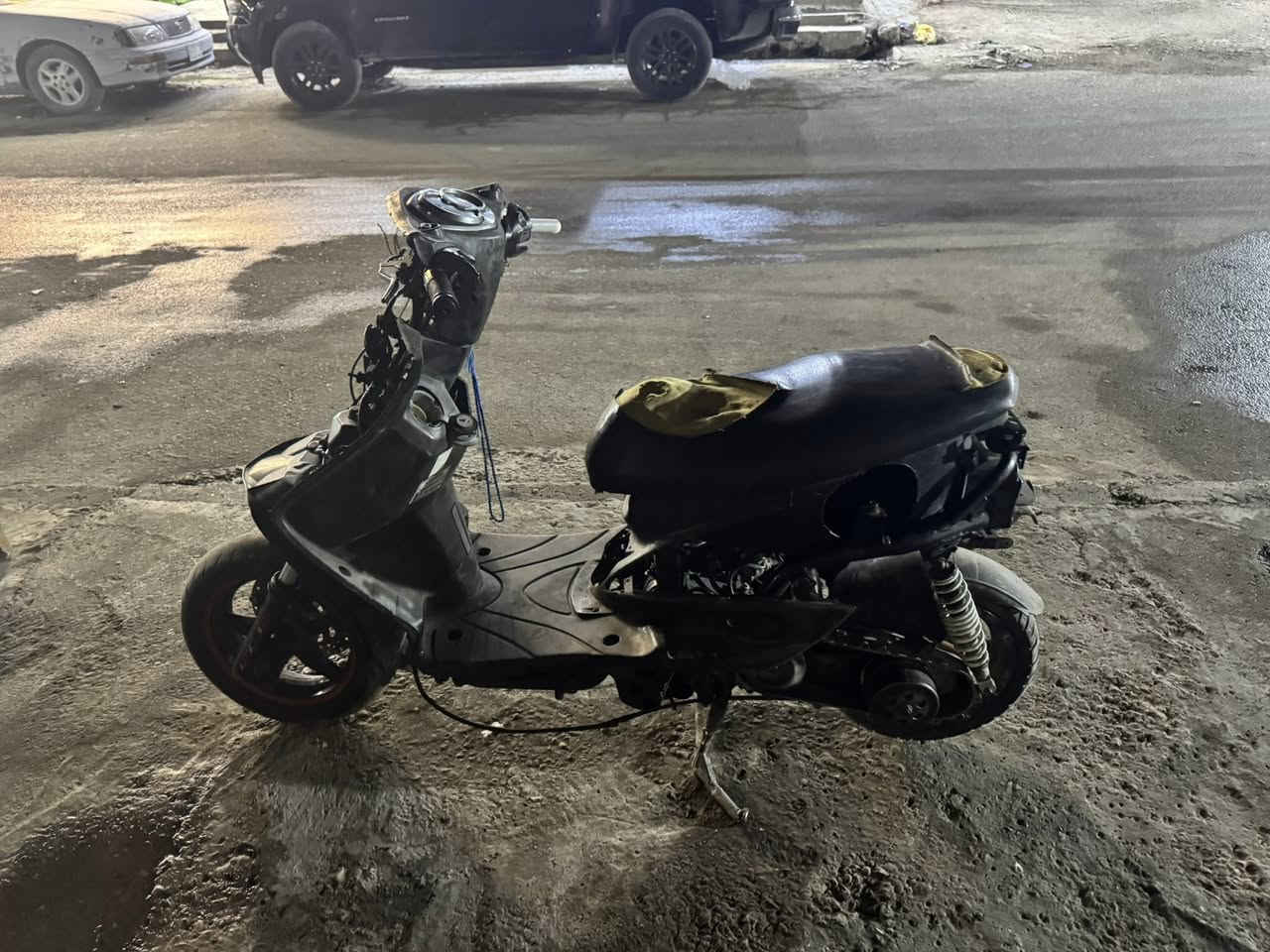 سكنس فحل كابريتر شغاله بس أبيع كوم حديد شوفت عينك الدراجه نقص كفرات وتاير خلفي وشوته والباقي امبين بل صور أكفلك سرقه ب٢٥٠ الف رقمي ***********  بغداد جديده شارع المسبح
