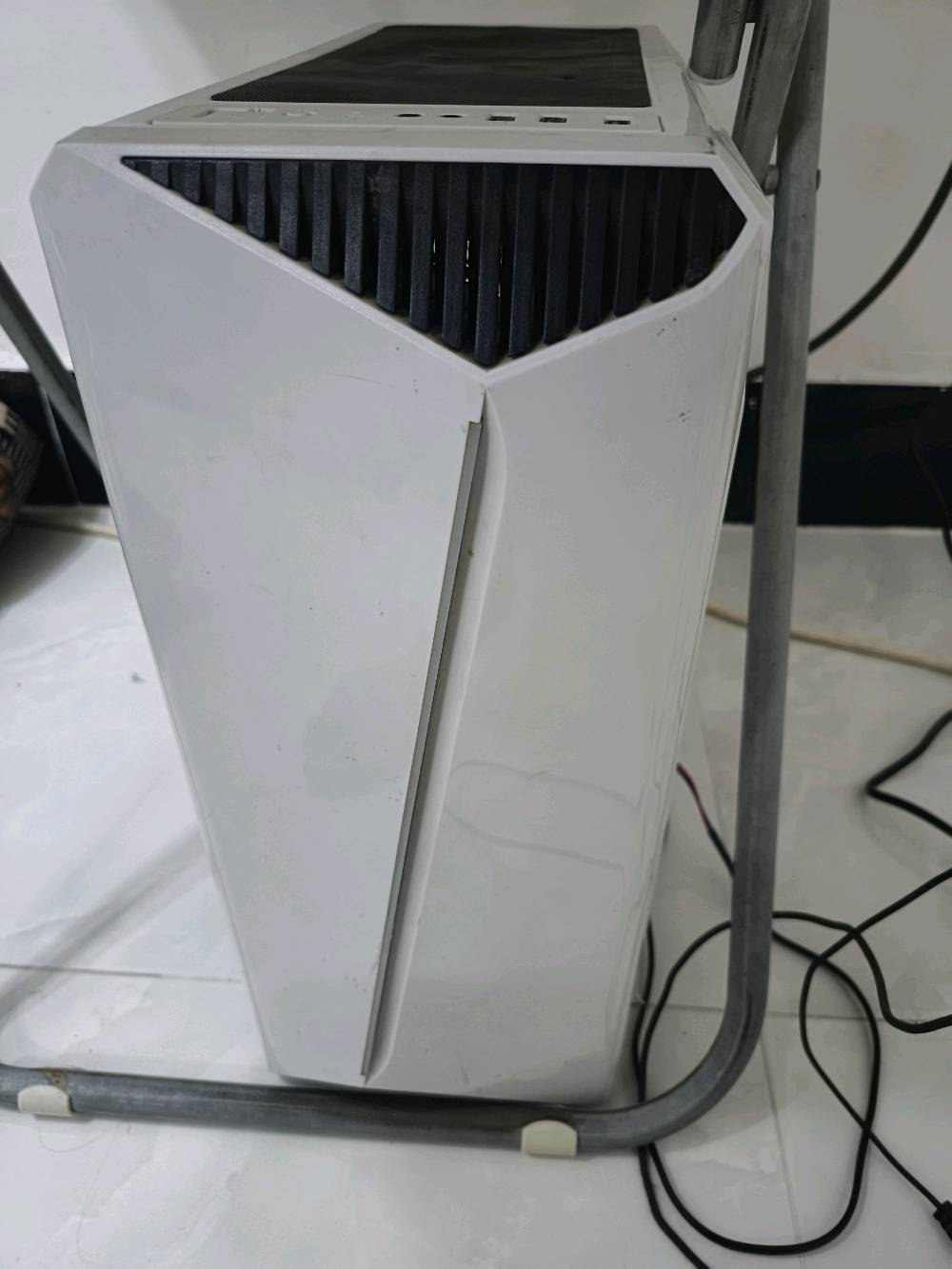 pc للبيع مواصفات الحاسبه فول تشغل GTA 5 تشغل بتل فيلد تشغل مودرن وارفر تشغل الالعاب الي تريدها حاسبه خير من الله سبب البيع غير متفرغ الحاسبه متروكه ماخذها ب5 ورقات من جان الدولار على 132 
الحاسبه ما مستخدمها قليل كلش مكاني الشعله 
والي ياخذها يفرمتها كدامي رايدها 450 قفل حاسبه العاب