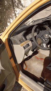 ليفان موديل 11 رقم انكليزي بسمي السعر المطلوب ٣٣  رقم الهاتف ***********
