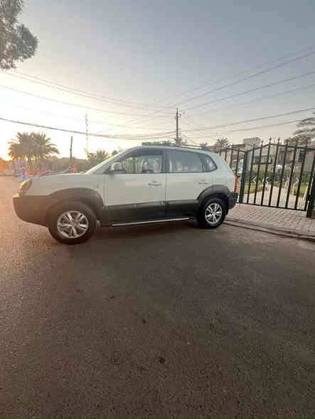 للبيع توسان 2009 شرط طك فلين كفاله عامه فقط بارده جدا زغيره بيه بسمي تحويل مباشر ولسونار ب المنشور موجود شوفه ماشيه 160 كم مكاني الكرخ ***********
