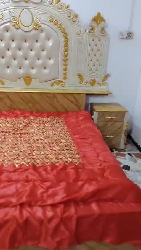 السلام عليكم غرفه للبيع صاج رايتها ب 900 وبيها مجال مكانه بغداد المحموديه يراسلني بخير وتدلل***********؟ ***********
