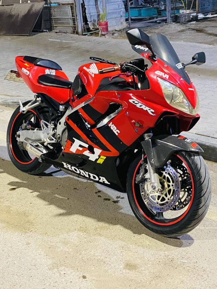 سلام عليكم شباب  دراجه F4i  للبيع الدراجه نضيفه شوفت عينك  مرقم بغداد وسنويه بأسمي شراي اتصل على الرقم *********** مامتواجد خاص مكان الدراجه كوت 🤍
