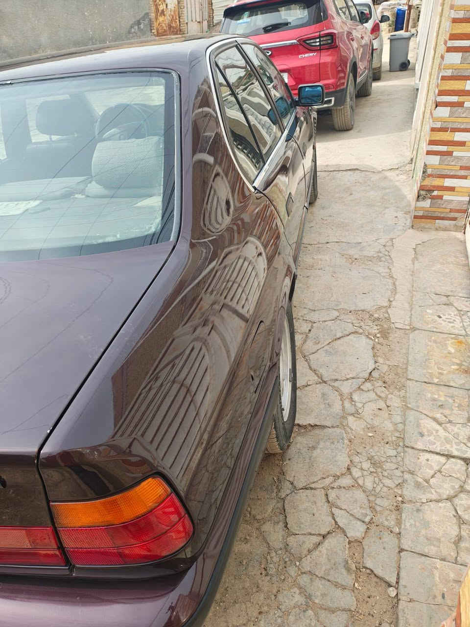 سلام عليكم عندي BMW V8.  540 كير اوتوماتيك مكينه 40مال حويه وغرفه نصيفه جدا تبريد شغاله السياره بيها قطع ام رقمها بغداد الماني تحويل مباشر السياره كامله ماذب ربع عليه السعر٨٨ورقه وبيها مجال بصيط حك الجيه مكاني بغداد حسينيه الراشديه للتواصل رقمي ***********
