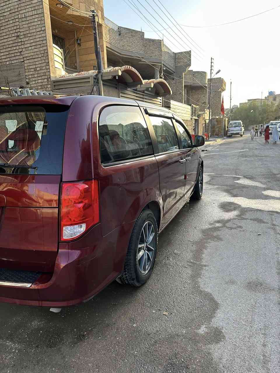 دوج كرفان SXT 2018 - ماشية 88 الف ميل ❤️🔥

• 🚙 محرك 6 سلندر 3600 سي سي
• 🛣️ ماشية88الف ميل فقط
• ❄️ تبريد 3 قطع
• 💡 منظومة زنون عالي وناصي
• 🔩 تخم تاير جديد
• 💺 كشنات بلع منفصل
• 🌡️ الحماوة ما تعبر النص نهائيًا
• 🎮 تحكم من الستيرن
• ♻️ نظام ECO الاقتصادي
• 🛞 بيبان وصندوق ميكانيك (ليست كهربائية)
• 🔄 رقم بغداد الجديد وتحويل ثاني يوم

تفاصيل الحادث:
🚧 صبغ جهة اليسار بسبب حادث في بغداد، موضح بالصور
🚧 باب الجانب الأيمن أيضًا مصبوغ لغرض توحيد اللون والمظهر الجمالي
بيها دخانه بيضه فقط عند التشغيل

الموقع: بغداد - العبيدي
رقـم صـاحـب السـيـارة: ‭0770 923 5383‬

السـعـر 155 وبيها مجال
