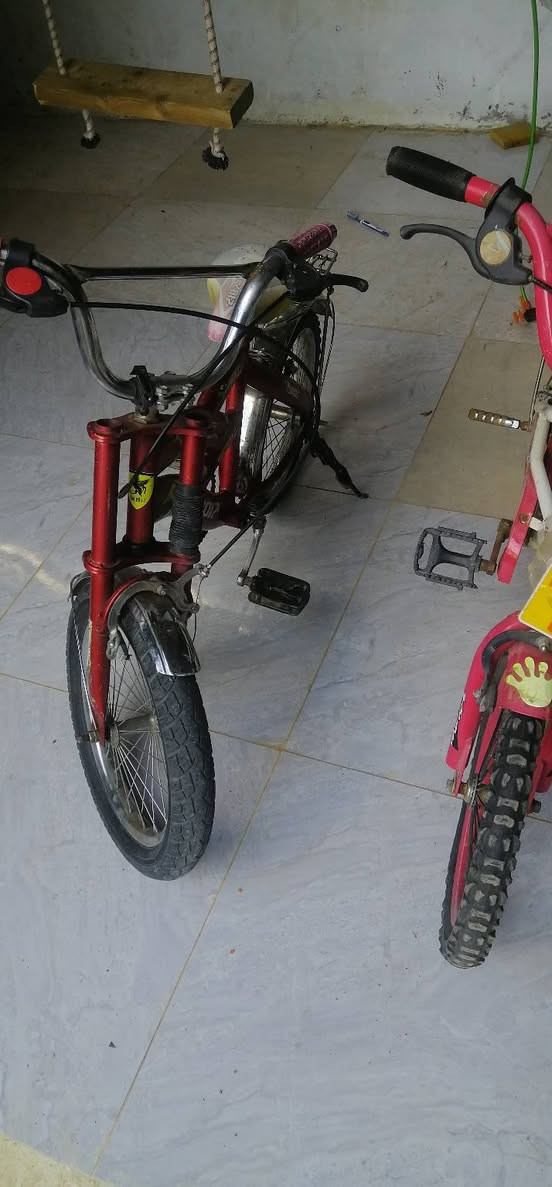 باسكلات للبيع  نظيفات حجم (  ٢٤) واثنين حجم (١٦) كلهن سعرهن ١٠٠ وبيهن مجال


**إذا كنت صاحب هذا الإعلان وتريد حذفه لأي سبب، رجاءا أرسل رسالة إلى الدعم الفني**