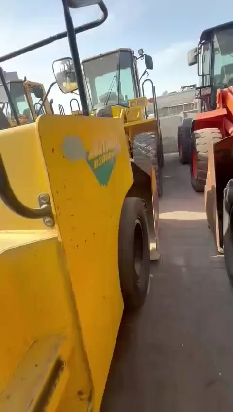 السلام عليكم شفل كاوسكي دخول جديد وصل منذ يومين ما مشتغل بالعراق موديل 2012 منفيس مكينة هينو 80 سبرنگ خلفي تخم تاير ابو البسمار مكفول كفالة عامة جاهز مابي نقص برغي السعر 4 شدات و80 المكان البصرة شط العرب ***********
