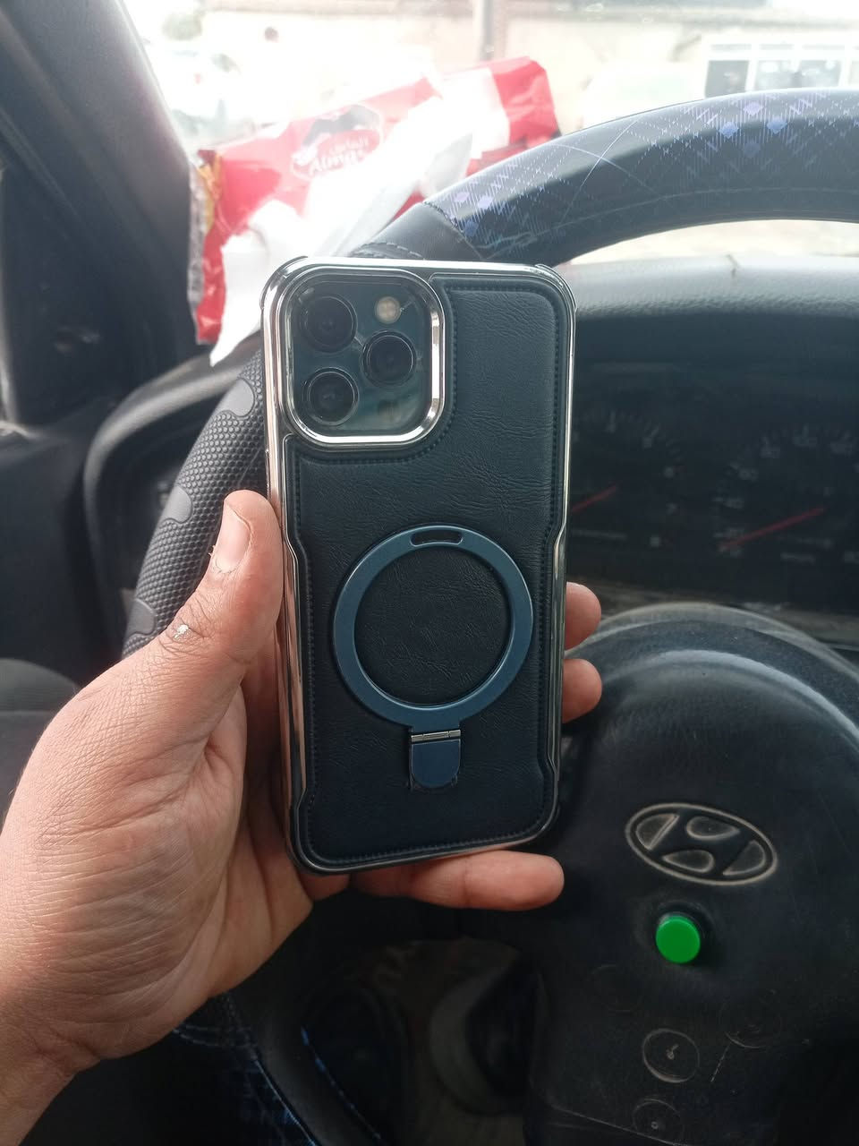 12برو ماكس ذاكرة 256 دبل خط مبدل شاشة و بطارية اصليات فيس إيدي شغال ظهر مكسور جهاز كلة شرط السعر 275 وبي مجال    ***********
