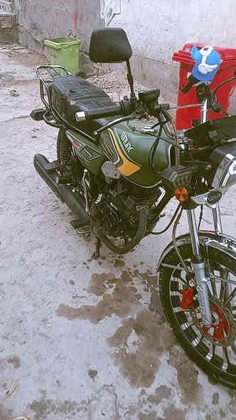 سيفان مديل 2025 ضاغطة وزنجل محرك مامفتح دراجة كهربائيات كلهة شغالة اوراق صولية نقصة  بس دشبول مكسور رايدهة ب 750الف مكاني بغداد مدينة الصدر 
***********
