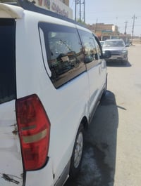 للبيع   ستاركس موديل 2012 رقم انكليزي باسمي سياره للستفسار 07831875816