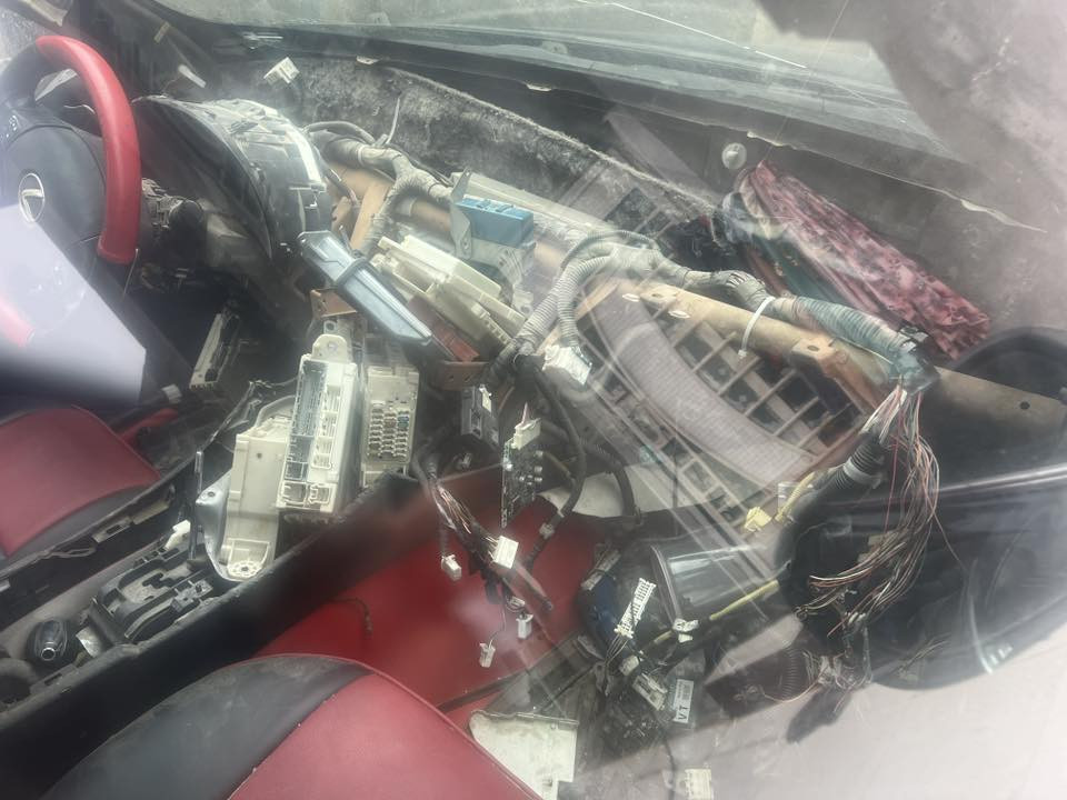 لكزز lS350 مديل 2008 وارد امريكي  فوال موصفات فتحه تبريد خلفي السياره محرك 6 سلندر خير من الله  ابيعها كومه حديد رقم بغداد سنويه 2029  اباسمي السعر 60 وبيها مجال التواصل اتصل *********** مكان السياره البصره
