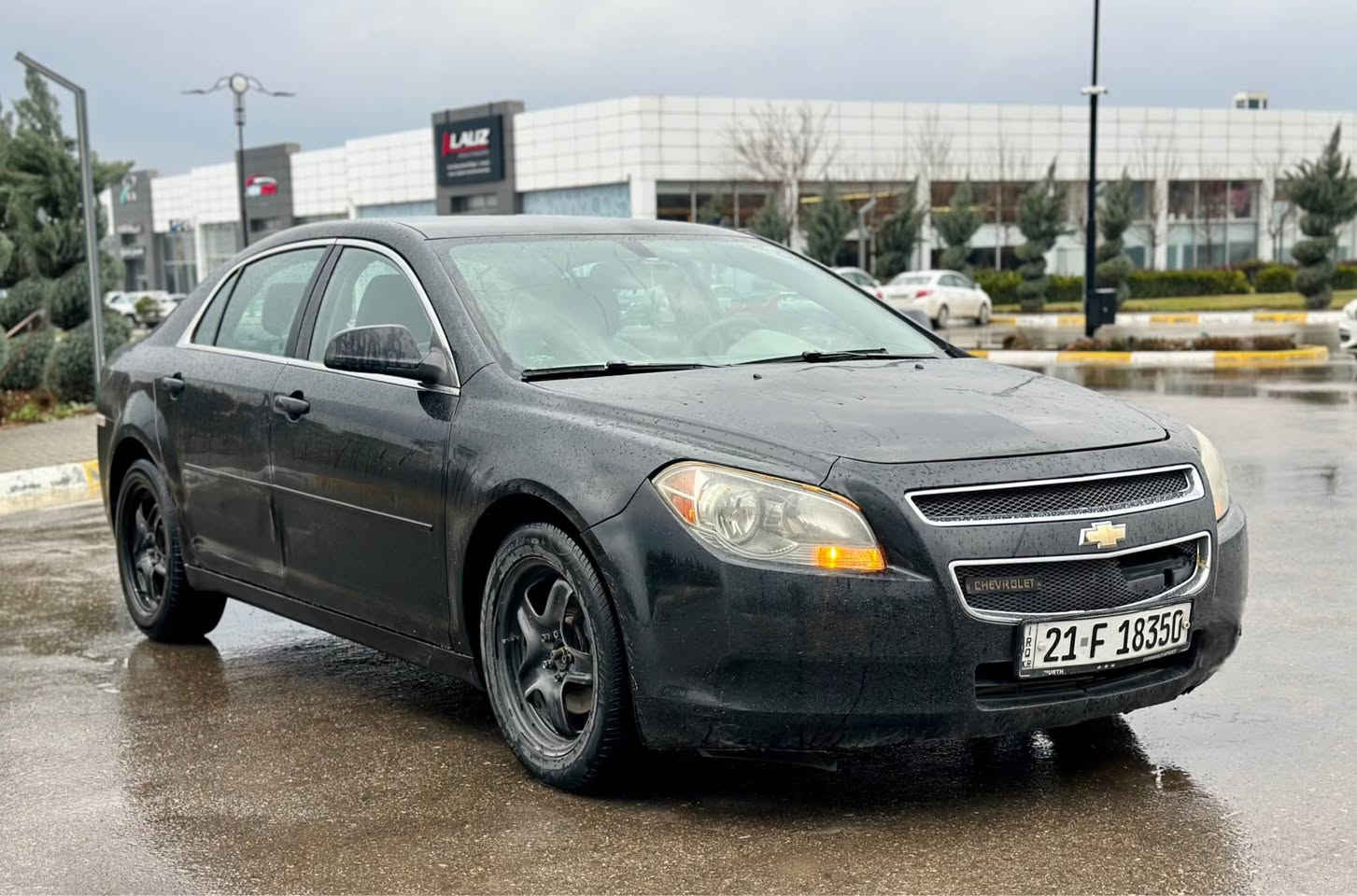 بەناوی خودای گەورە 
مالیبۆ 2011 ڕەشی قەتران 
سەیارەکە بێ بۆیاخە تەنها 
هەندێ ساردی هەیە سۆنەرەکەیم داناوە
سەنەوی تا 2028 تازەیە 
تایەی تازەیە - سوکان ڤۆلیۆم - جام کارەبا
گێڕ و مەکینەی بەشەرت لۆکە 
سعری 70 و مەجال 
لە سلێمانیم *********** السليمانية, العراق
