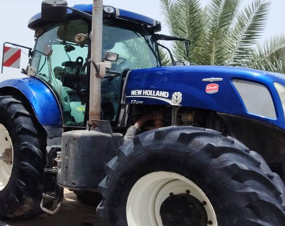 للبيع مكينه نيوهولند 
فول مواصفات مكينه مكفوله 
T7//270
***********

