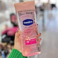 باودر جسم • فازلين مرطب • عطر فواح