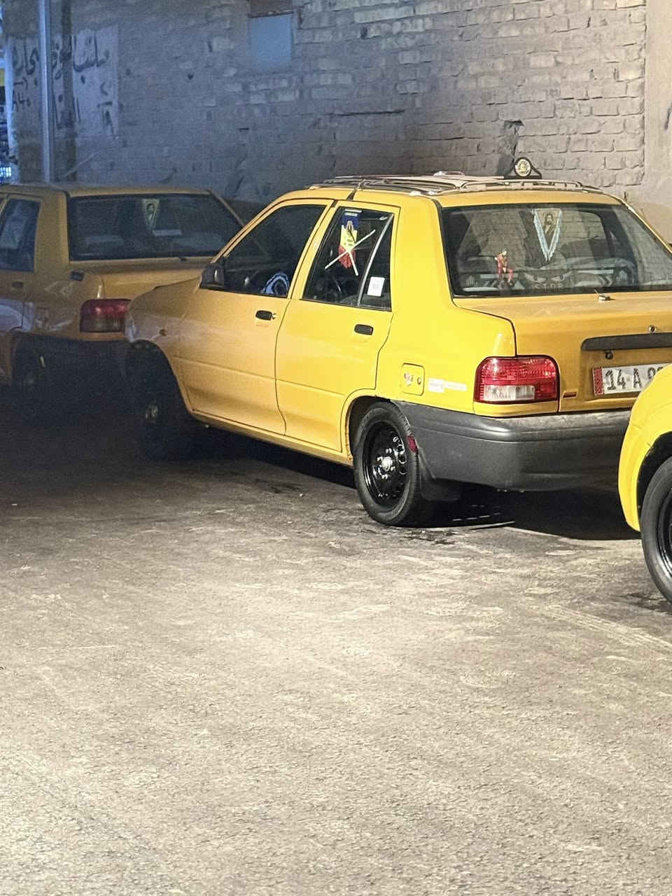 السلام عليكم سايبا موديل 22 رقم انكليزي بسمي مصفره هيه وغرامات سياره بيها شبر بكاملغ الكدام وشبر بلباب طخه دراجه كير محرك تبريد شرط تخم تاير حداديه وره كدام بلايلون بيها 3 طخات زغار مبينات / مكان سياره دوانيه حي العسكري ، شارع 60 ( السعر ، 55 بيها مجال،)الاستفسار: ***********🫰
