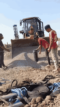 يعلن مكتب الكرعاوي عن حفر الابار الرتوازيه والمنهولات وتعبيرات الشارع نعمل في جميع محافظات العراق دقه بل عمل وسرعه بل نجاز ***********،،،،،***********
