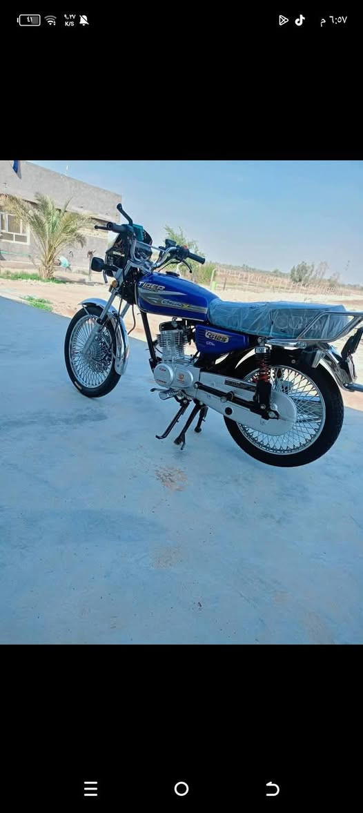 سلام عليكم شباب دراجه للبيع كفاله عامه دراجه نضيفه مكاني حله يم شريفه السعر 650 وبيه مجال لطيبين لاتنطي سعر بكيفك خابرني اوراسلني وتامر أمر ***********
