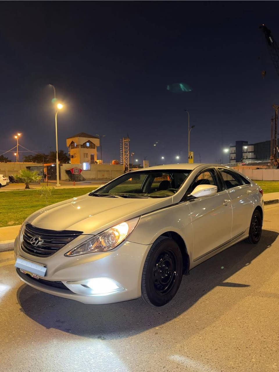 السلام عليكم 
سوناتا 2014 أصل غاز بلاد خط واحد

ادوات ادوات دخول جديد( گصه جنطه ) متومه ارقام وسنويه شمالي الرقم الانكليزي 

مواصفات كلش حلوه
شاشه تحكم ستيرن  اشاير بلمري مري شفط كشنات جلد تدفئه
وتبريد حساسات خلفيه تبريد قطعتين امامي و خلفي
( كير ومحرك وحداديه وتبريد كفاله )

السياره كامله من كلشي تاخذها جاهزه للأخير
نضافه 100/100 ما مخلي بيها اي نقص 

مكان السياره البصره 
السعر هذا رقمي ***********
