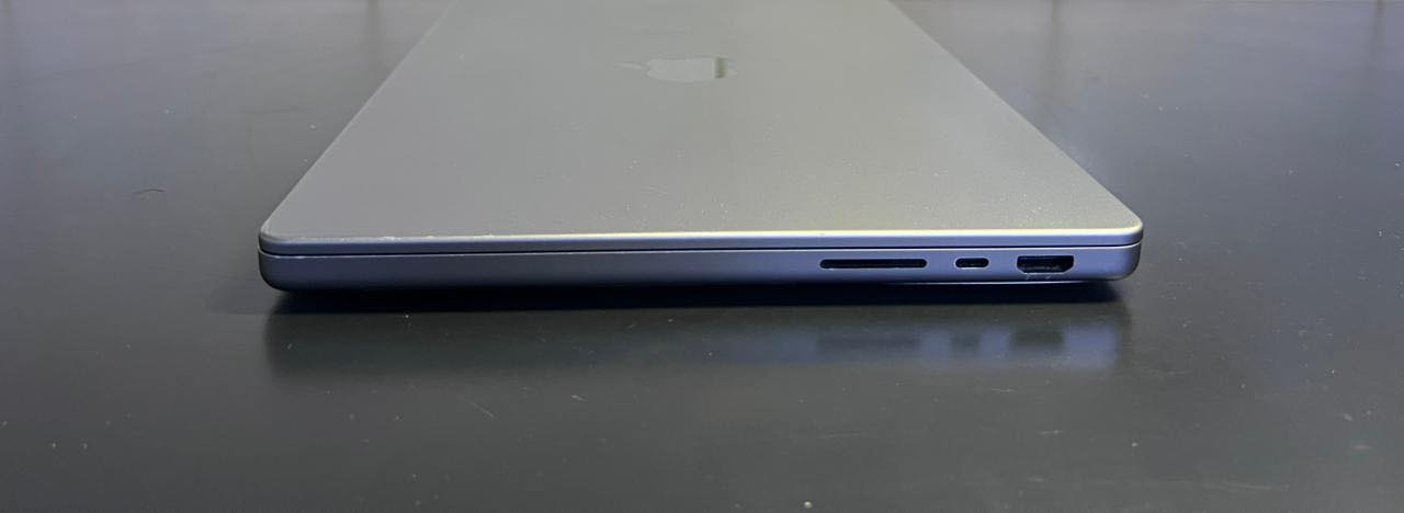 MacBook Pro M1 Max 14" 

Ram 64
SSD 2T

Health 95  
cyles 196

Price : 1.975.000 
***********
