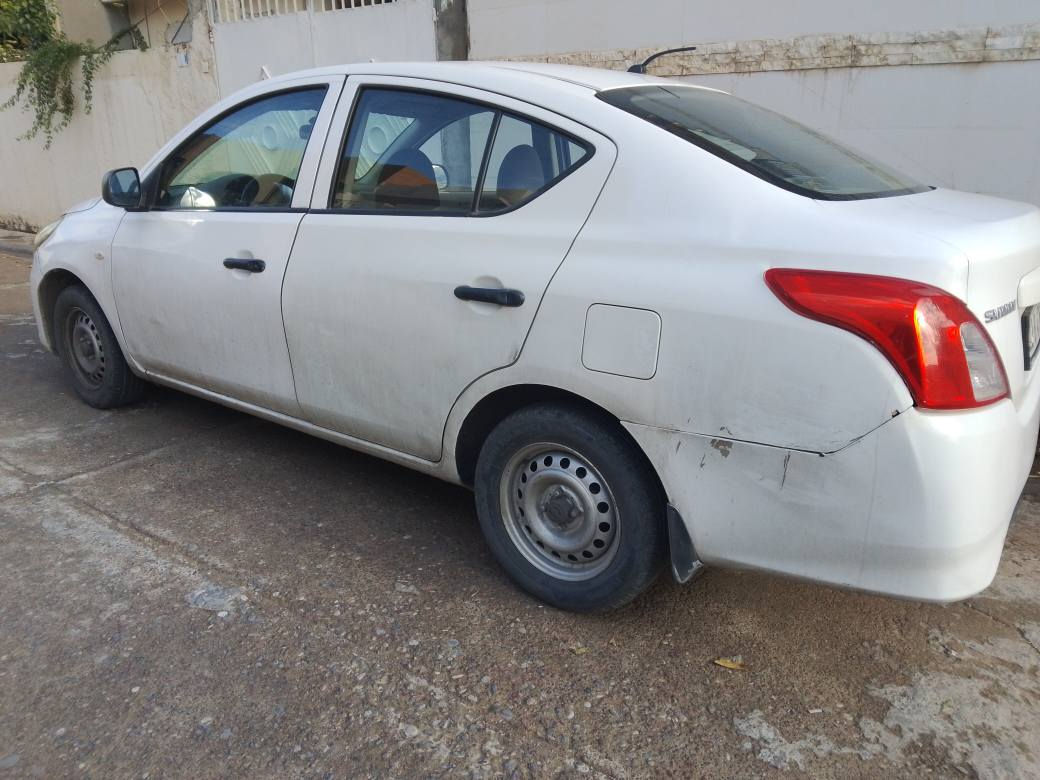 ‎صني موديل ٢٠١٥ ٢ قطعه صبغ بدون داخل رقم و سنويه جديده سعر ٨٨ و شويه مجال واتس اب (***********)‎ أربيل, العراق
