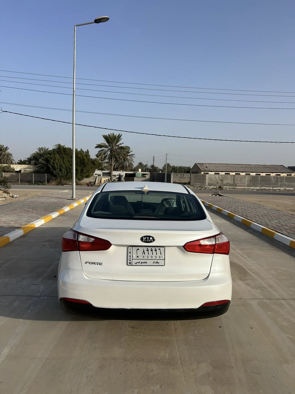 السلام عليكم 
كيا فورتي 2016
كلين بدون صبغ ( فقط دعاميات صبغ )
رقم بغداد بإسمي سنوية لل ٢٠٢٨
المواصفات Ex
مكينة دوش 2000
السيارة جاهزه ما ناقصه شي 
السعر 128 $
هاتف ☎️ ***********
بابل المسيب
