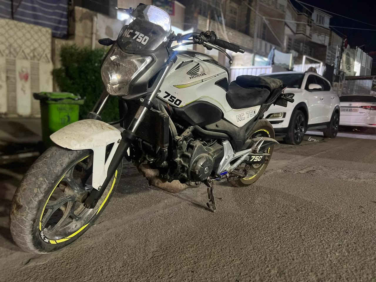 السلام عليكم
دراجه هوندا  nc 
مكينه مكفوله لا تبخير لاتنقيص
مي زيتي   اخضر بانزين محسن
الدراجه تاركهه صار ٥ اشهر
امانه شغلتهه اليوم استغلت كلشي مابيهه
عوزهه نواقص بالجوزه وبالميزانيه مال تاير الخلفي
وباتري هم 
ودرع جوه المكينه
واستاند وسط يحتاجله سبرنك
الدراجه امانه نصبتهه حلوه بس عوزهه جناي يرتبهه اني والله ما الي اي خلللك بيهه
الي تفيده يتصل ويدلل
مكاني بغداد الشعب 
***********
