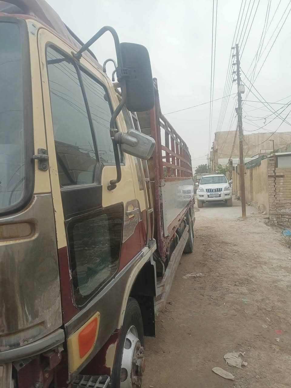 هينو انكر للبيع موديل 2001 الطول سته وربع بلاد الاستفسار على الرقم ***********
