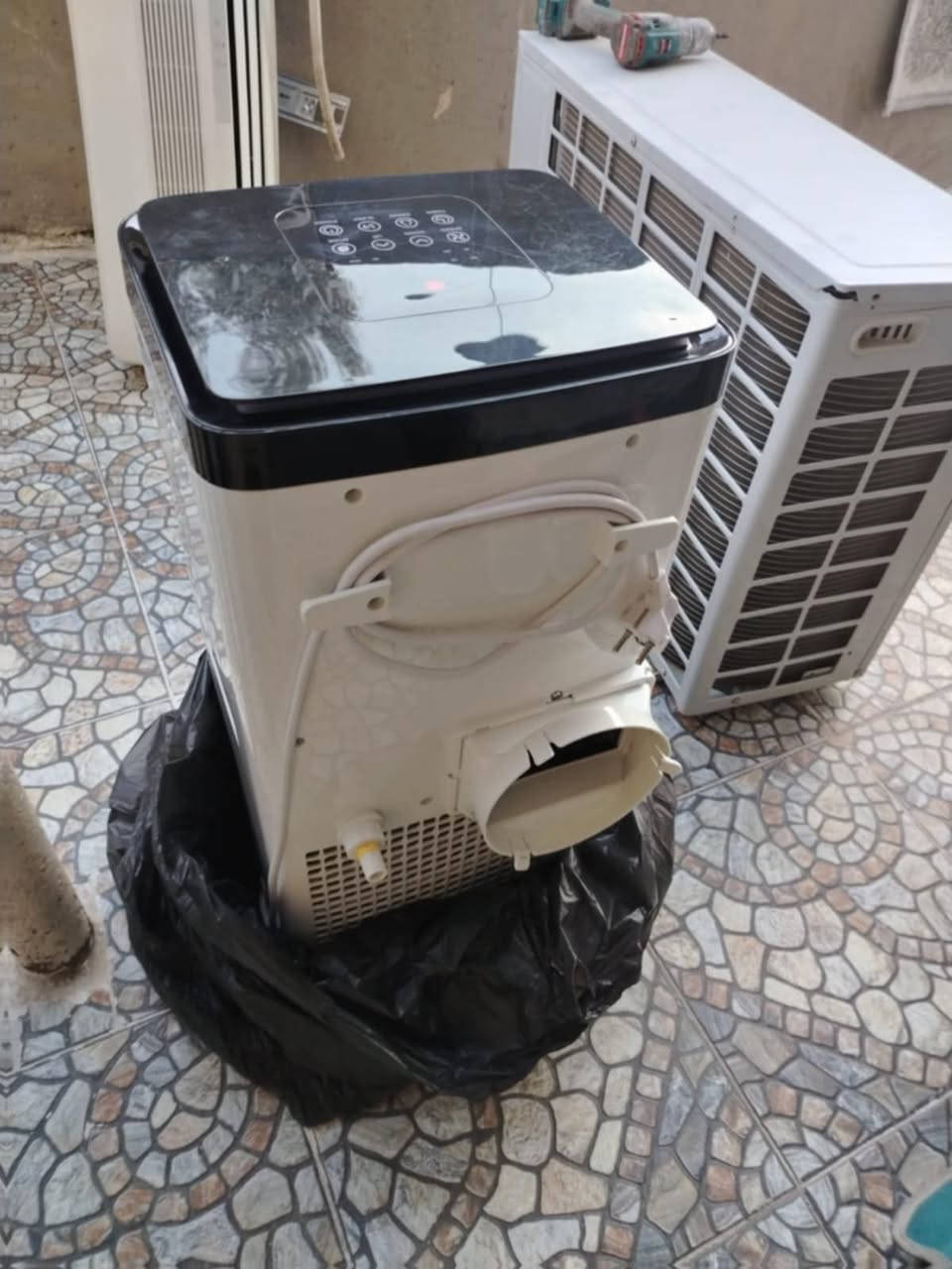سبلت امبليوم ربع طن يشتغل ع مولدة 3 امبير
سعر 250 بي مجال بسيط


**إذا كنت صاحب هذا الإعلان وتريد حذفه لأي سبب، رجاءا أرسل رسالة إلى الدعم الفني**