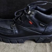 كيكرز • نظيف جدا • مقاس ٤٢