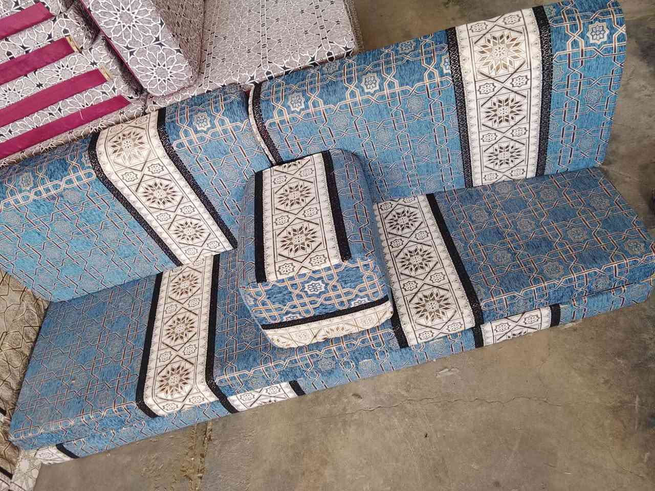 جلسات عربية كويتي جديد جميع الألوان و الموديلات متوفره توصيل جميع المحافظات تواصل و استفسار واتساب ***********
