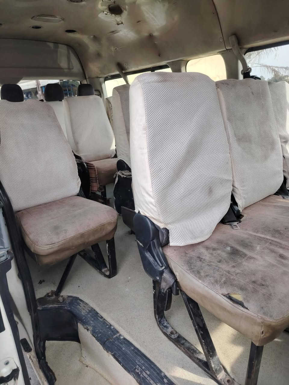 تيوتا هايسه 2012بيها ظربه بالبجم وصبغ بالصفحه الكصيره سياره حلوه محرك وكير واكسن وحداديه خير من الله دوشمه حلوه سعرها 195وبيها مجال حكه الجيه خاص مااجاوب اتصال ***********
