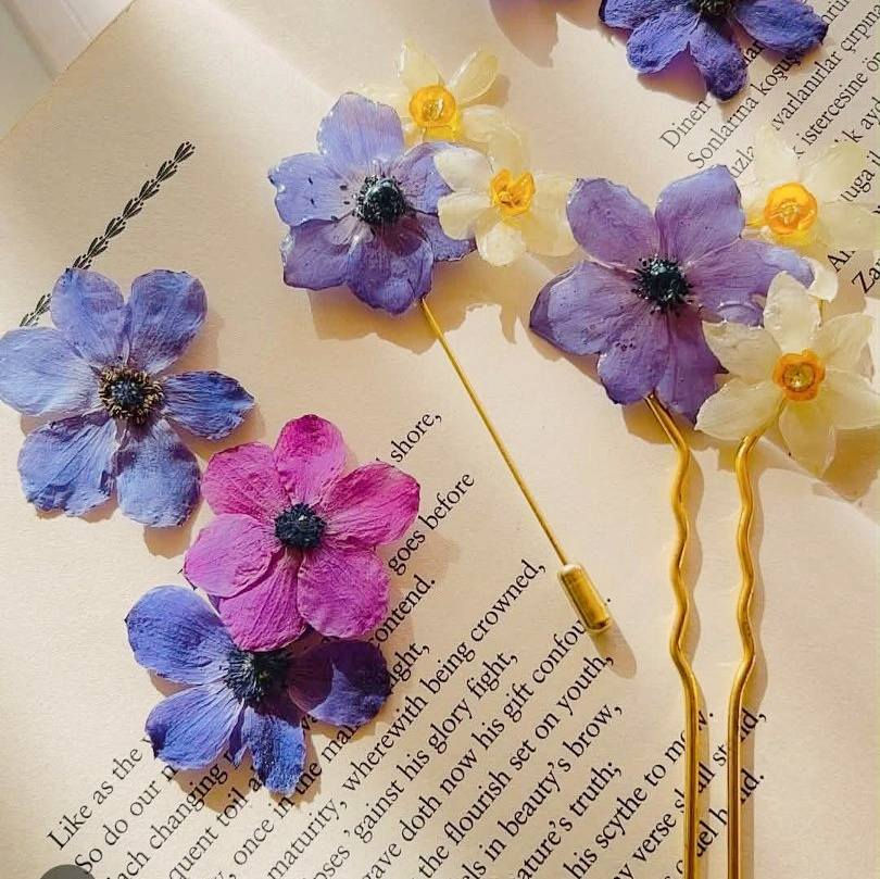 ورداتكم الغالية تكون بأجمل طريقة 💐🥰😍😍
بروش .او دبوس شعر . او قلادة 🌺

#ورد #بروش_ورد #ريزن #قلادة ندفة الثلج Resin


**إذا كنت صاحب هذا الإعلان وتريد حذفه لأي سبب، رجاءا أرسل رسالة إلى الدعم الفني**