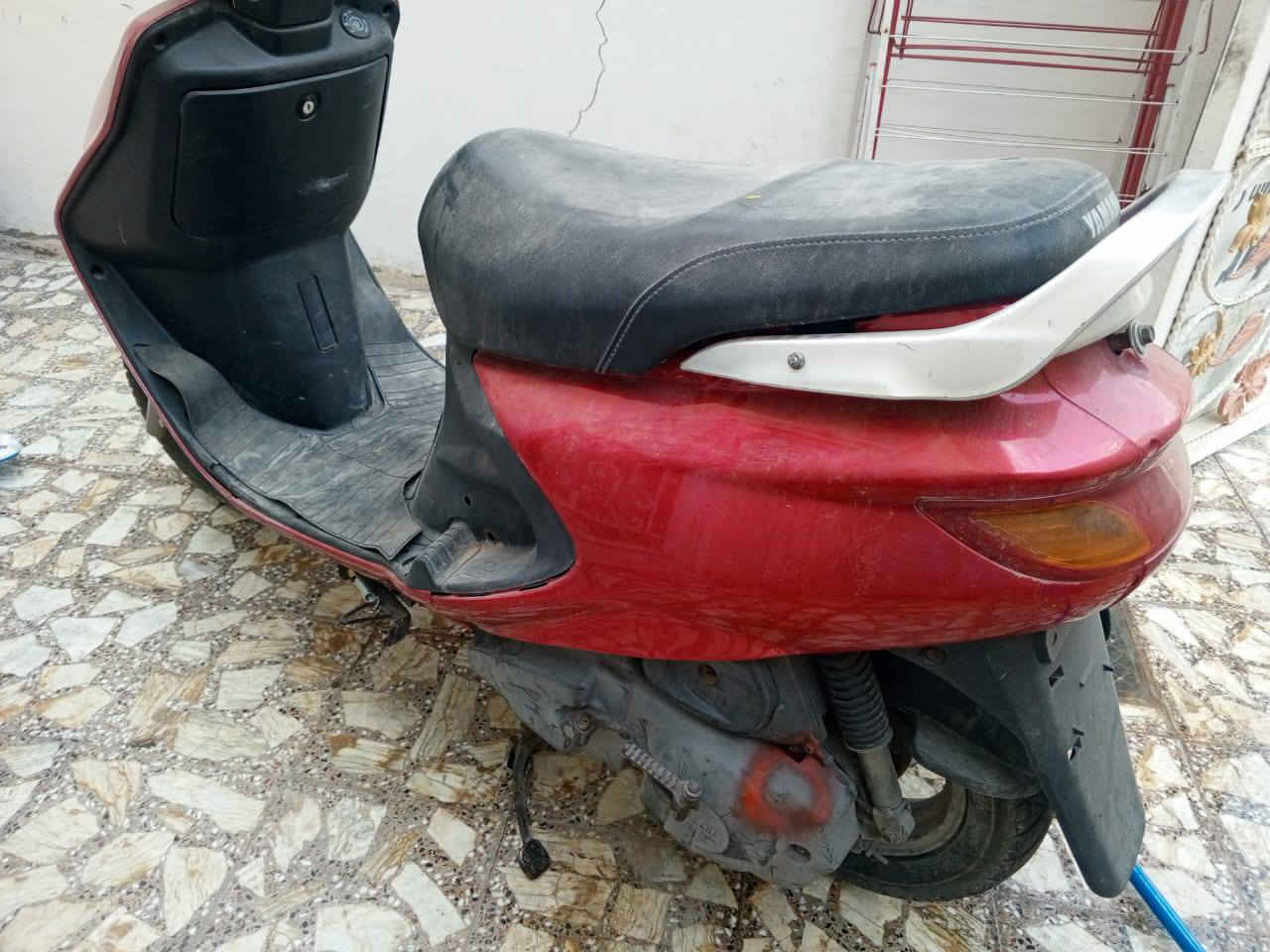 دراجه فراشه حاويه ستوني منزله من حاويه مكينه مامفتوحه دراجه جاهزه.. السعر 600 وبيه مجال لشراي. وتساب ***********
