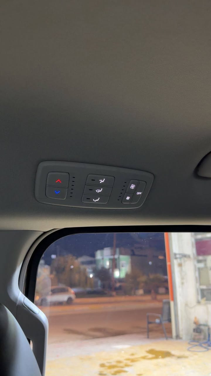 السلام عليكم
كرنفال موديل 24 جديده كارتون جاهزة من كل النواحي 
رقم خصوصي اخت الزيرو ماشيه 13الف 
السعر 290ورقة 
***********
مكانه الرمادي
