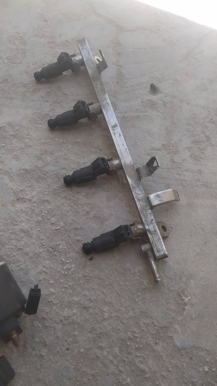 للبيع غراض بي واي دي جي 3 اوتو سلف مسطره بخاخات كامله بور ستيرن شباك هو والعلامه ***********
