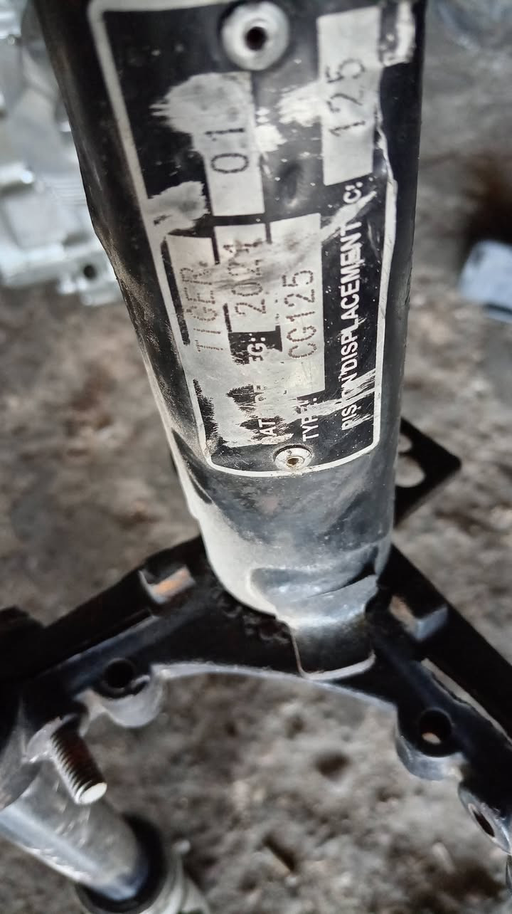 سلام عليكم شباب متاح شاصي ومحرك ادفع سعر عجبني ابيع ***********
