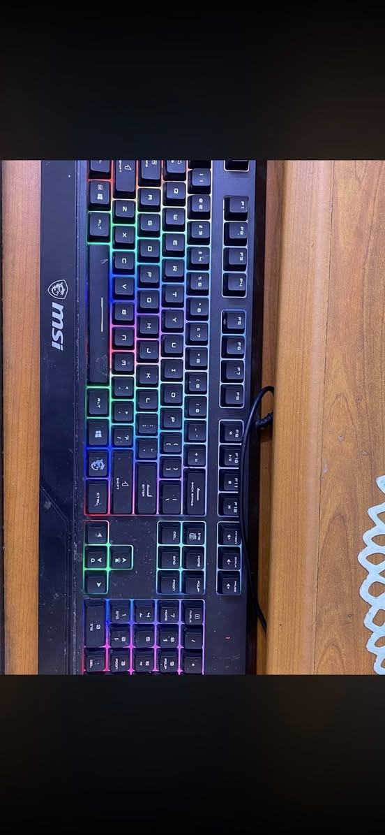 على بركة الله 
كيس لبيع (للالعاب البسيطة +المونتاج+تصميم+الدراسة)
شغال اي اشكال ما بيه وقابل للتطوير(تطوير فقط الكرت)❤️✨

CPU\ i7 4790

GPU\ gtx770

POWER\ 700w

RAM\ 16gb (8x2) ddr3

HARD\ 550gb (250gb+320gb) hdd

MB\ GA-Z9ZX-gaming 3 من gigabyte

COLER\ مائي 
حرارة المعالج بالضغط متعبر ال٥٥

متوفر توصيل 
رقمي ***********

ويا ماوس وكيبورد 

ملاحظة(جنت العب عليه راكنروك بكارت rx580 ينطيني ٥٠ فريم على اعدادات متوسطه ) 

ملاحظة ( الجامة مال كيس ما موجوده 

سعره ٣٢٠
بيه مجال بسيط للشراي ❤️✨
