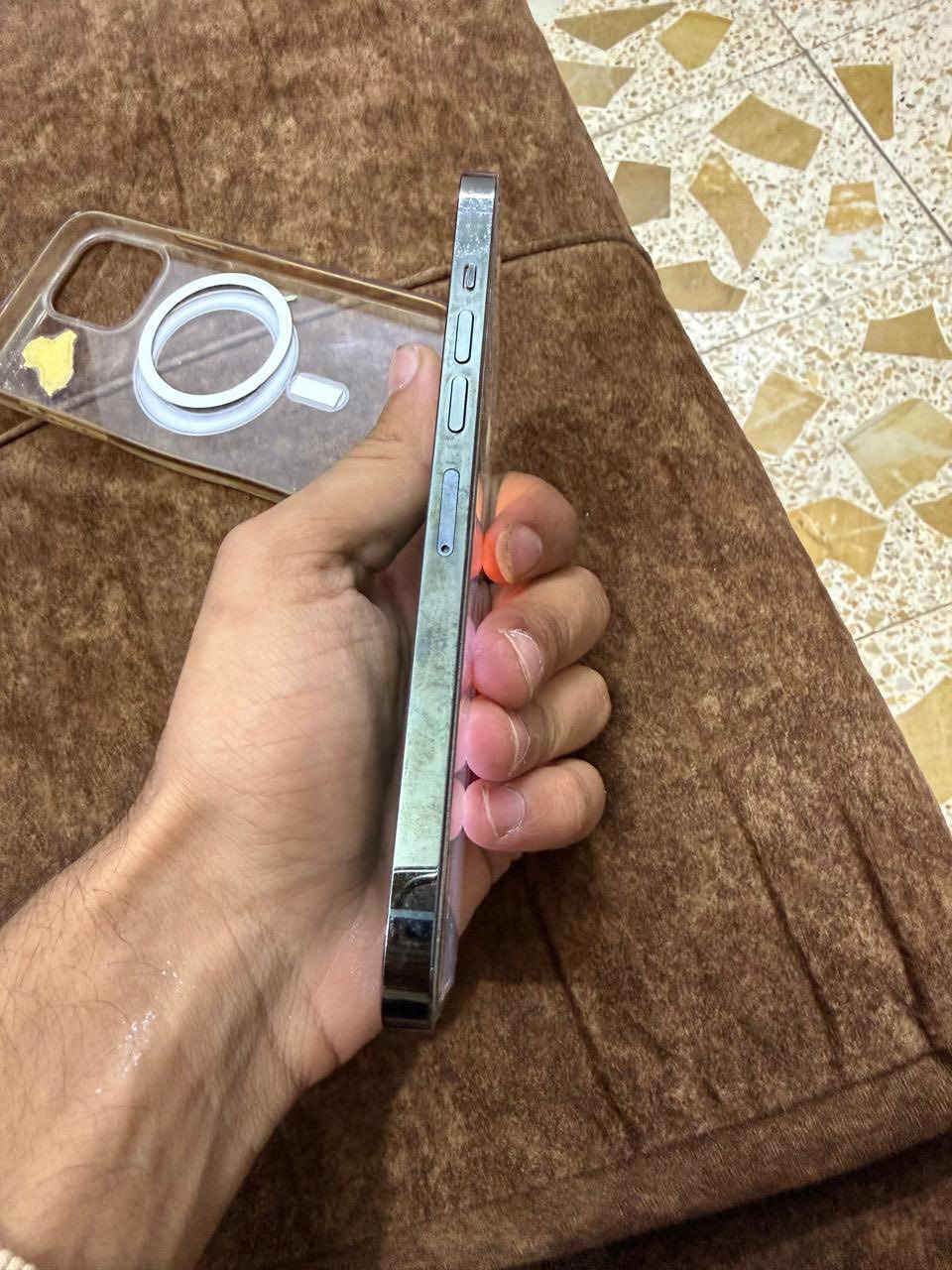 ايفًون 13برو ماكس
مبدل شاشه وكالة 
بطاريه89
سعر 650وبي مجال 
***********
